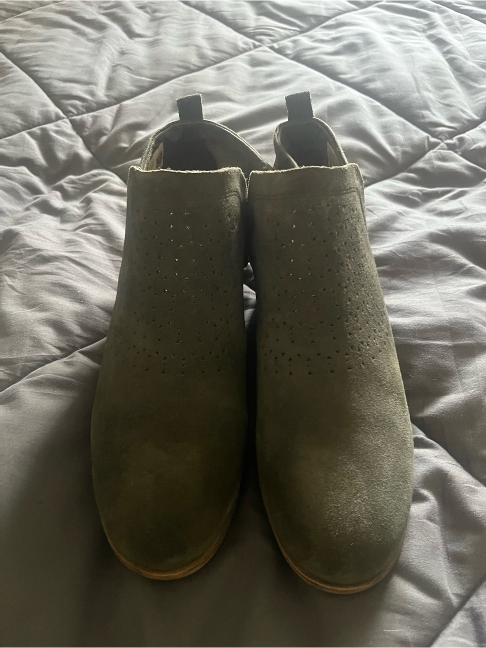 TOMS Dark Olive Green Suede Laser Cut Deia Booties Sz 7.5